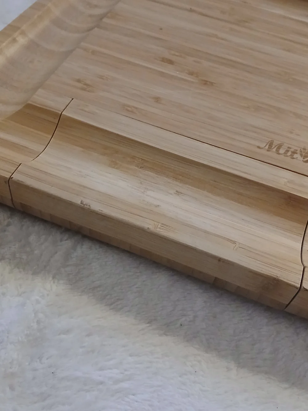 Mizbak Bamboo Cheese Board Set with Four Cheese Knives - BRAND NEW